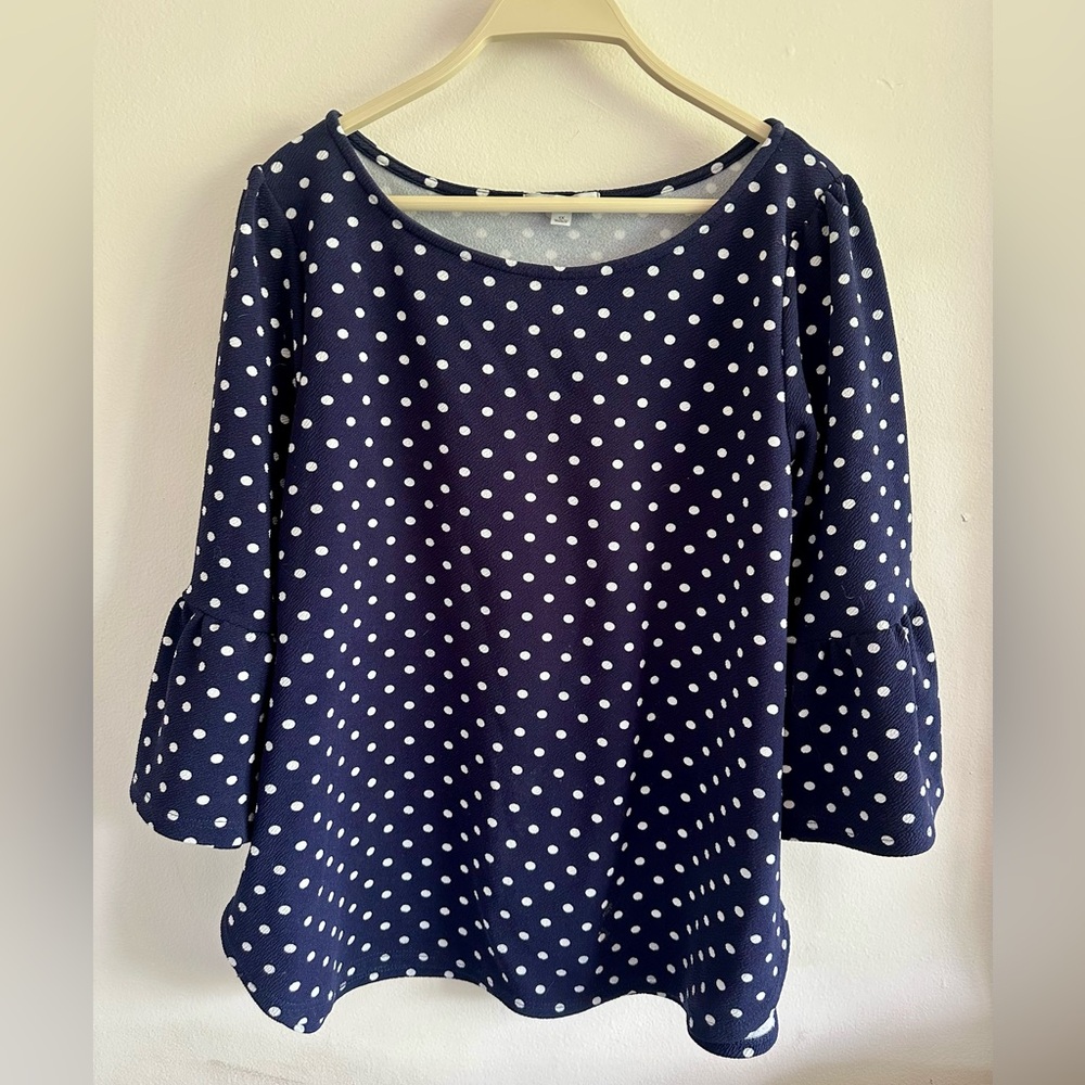 🌻3/$18 Green Envelope Ruffle Blouse
